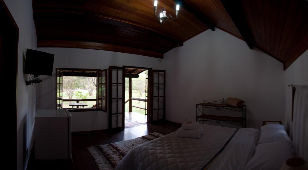 Pousada Da Neneza Santa Cruz de Minas Luaran gambar